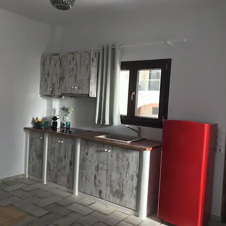 فندق مبيت وإفطار Elia Residences Santorini 4*