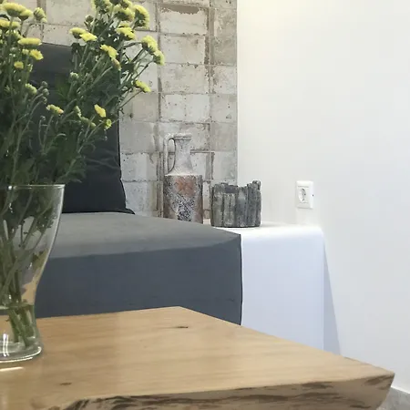 فندق مبيت وإفطار Elia Residences Santorini 4*